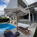 17 Villa *