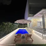 17 Villa