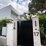 Villa 17 *